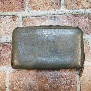 Fossil Walllet, Camel Colored, Red Inside, good condition